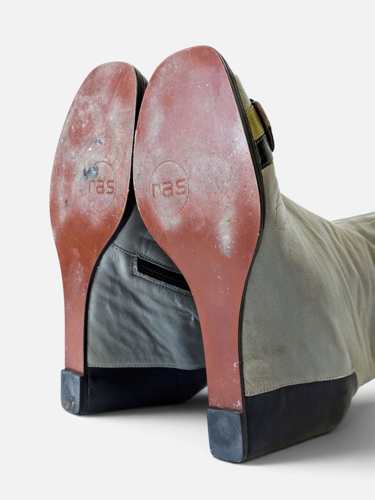 Retro futuristic wedge boots (2000s)