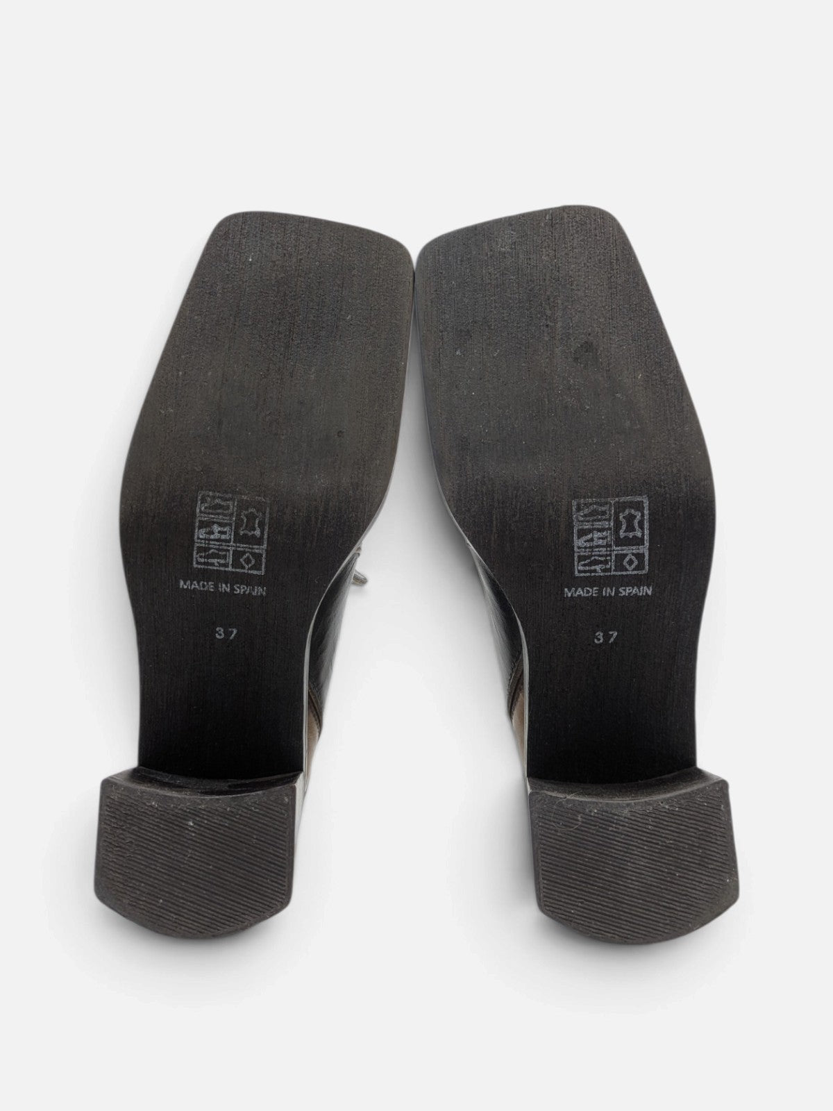 Patchwork square-toe block heel shoes (2000s)