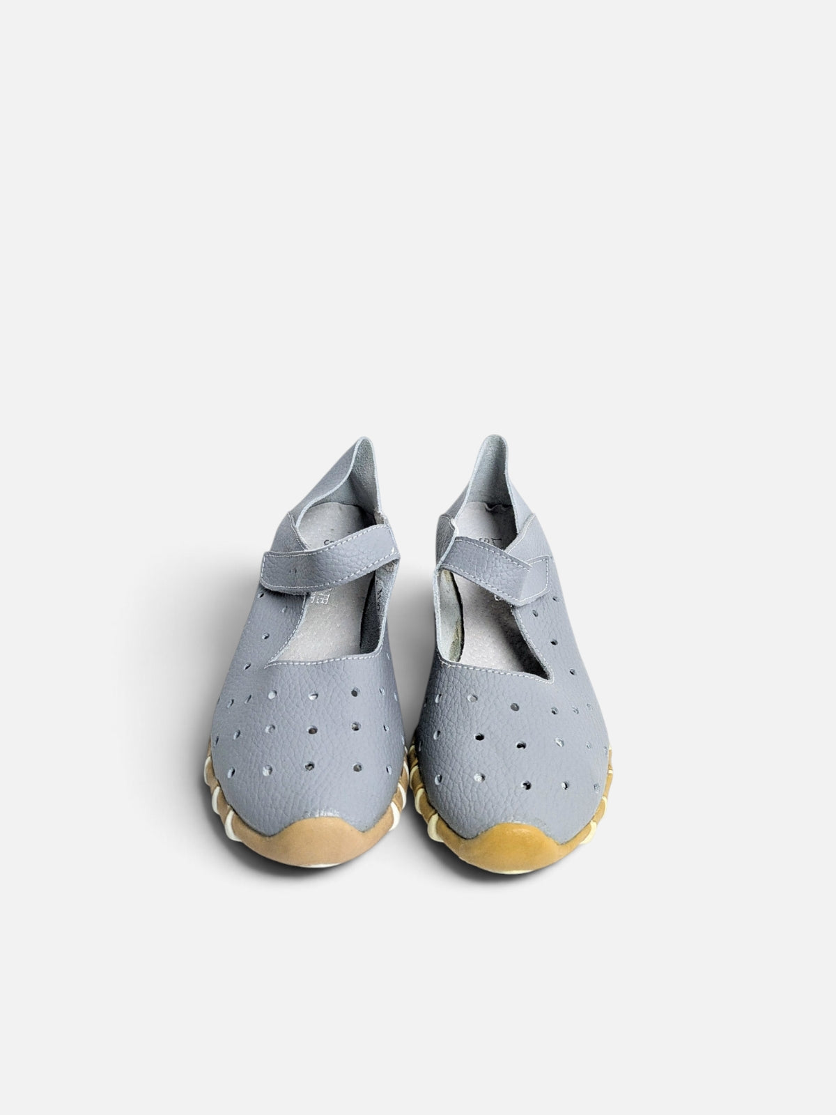 Vintage grey leather perforated Mary Jane (2000s)