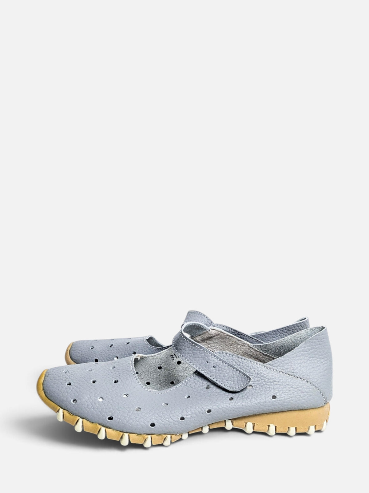 Vintage grey leather perforated Mary Jane (2000s)