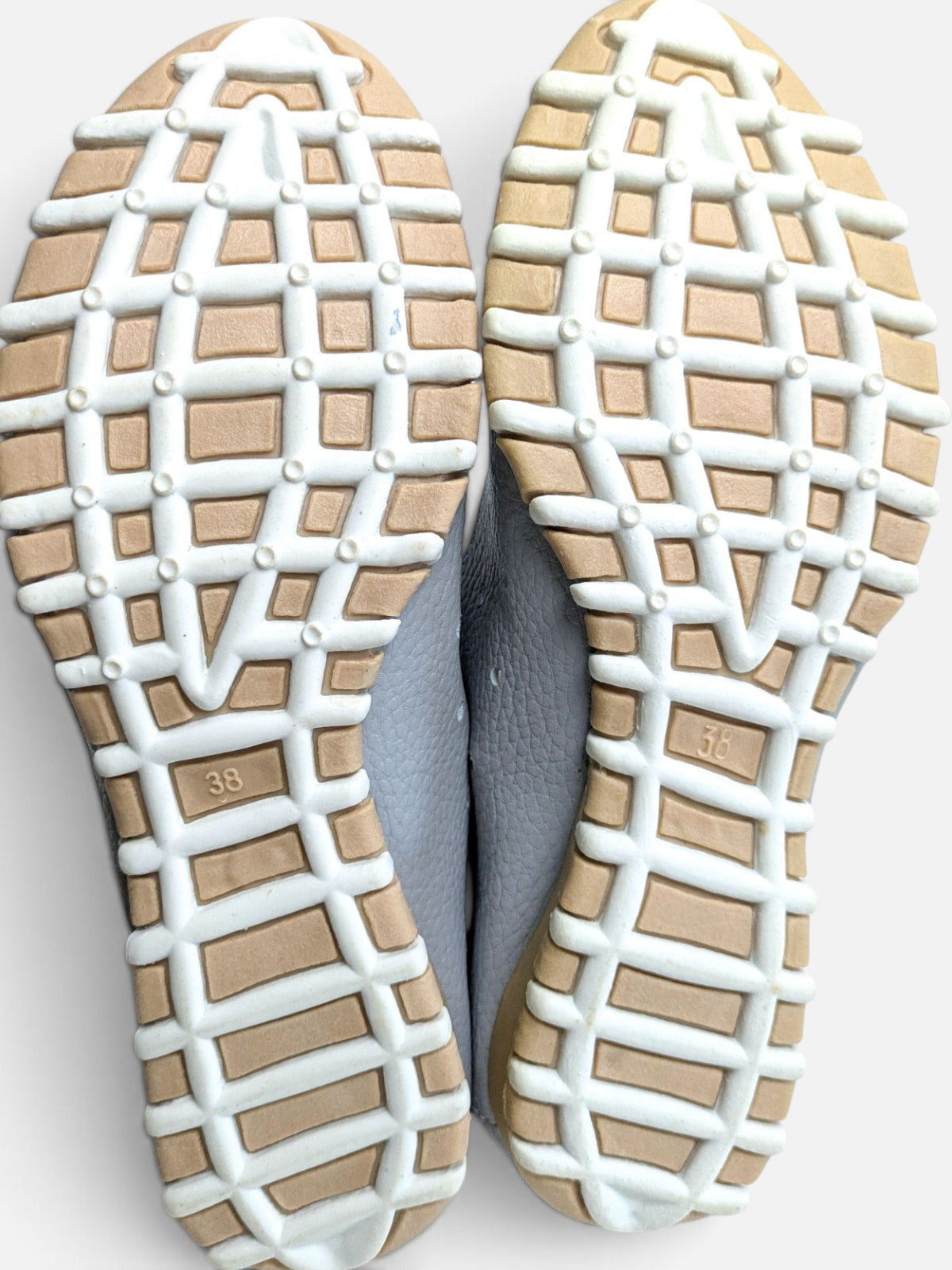Vintage grey leather perforated Mary Jane (2000s)