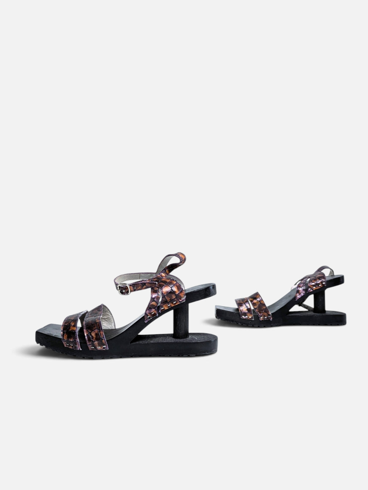 Retro futuristic sculptural heel sandals (90s)
