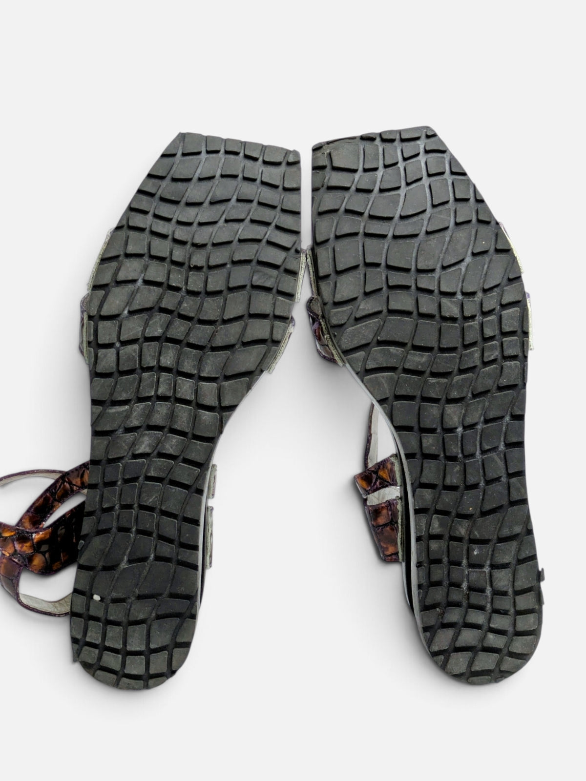 Retro futuristic sculptural heel sandals (90s)