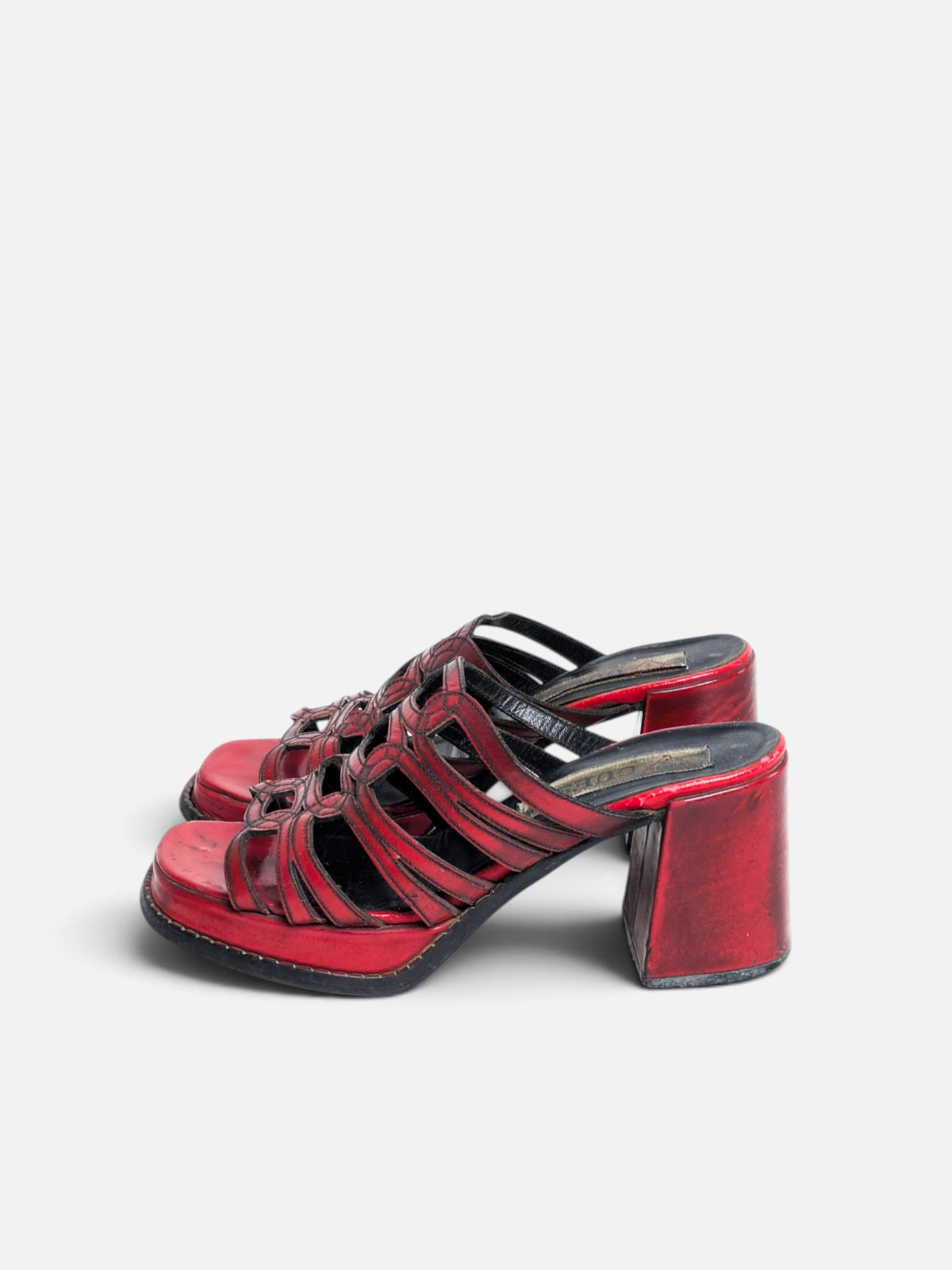 Guess block heel leather sandals (90s)