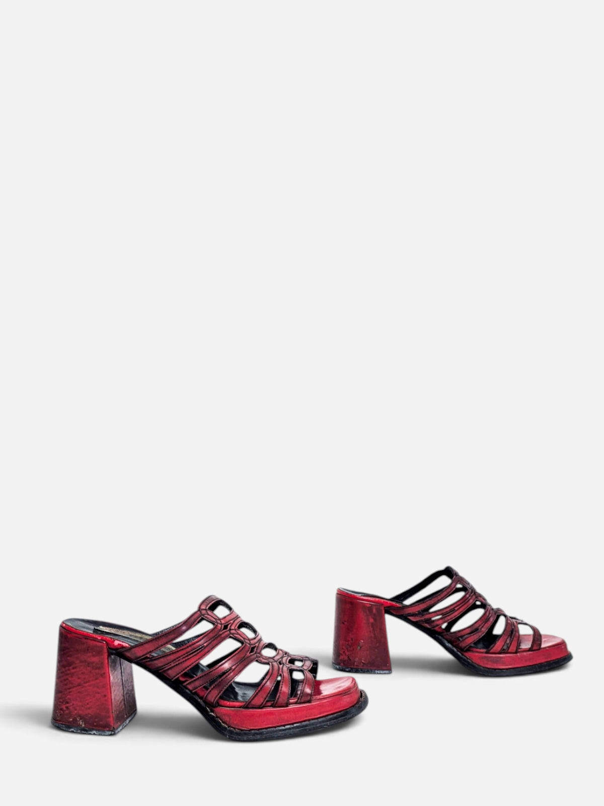 Guess block heel leather sandals (90s)