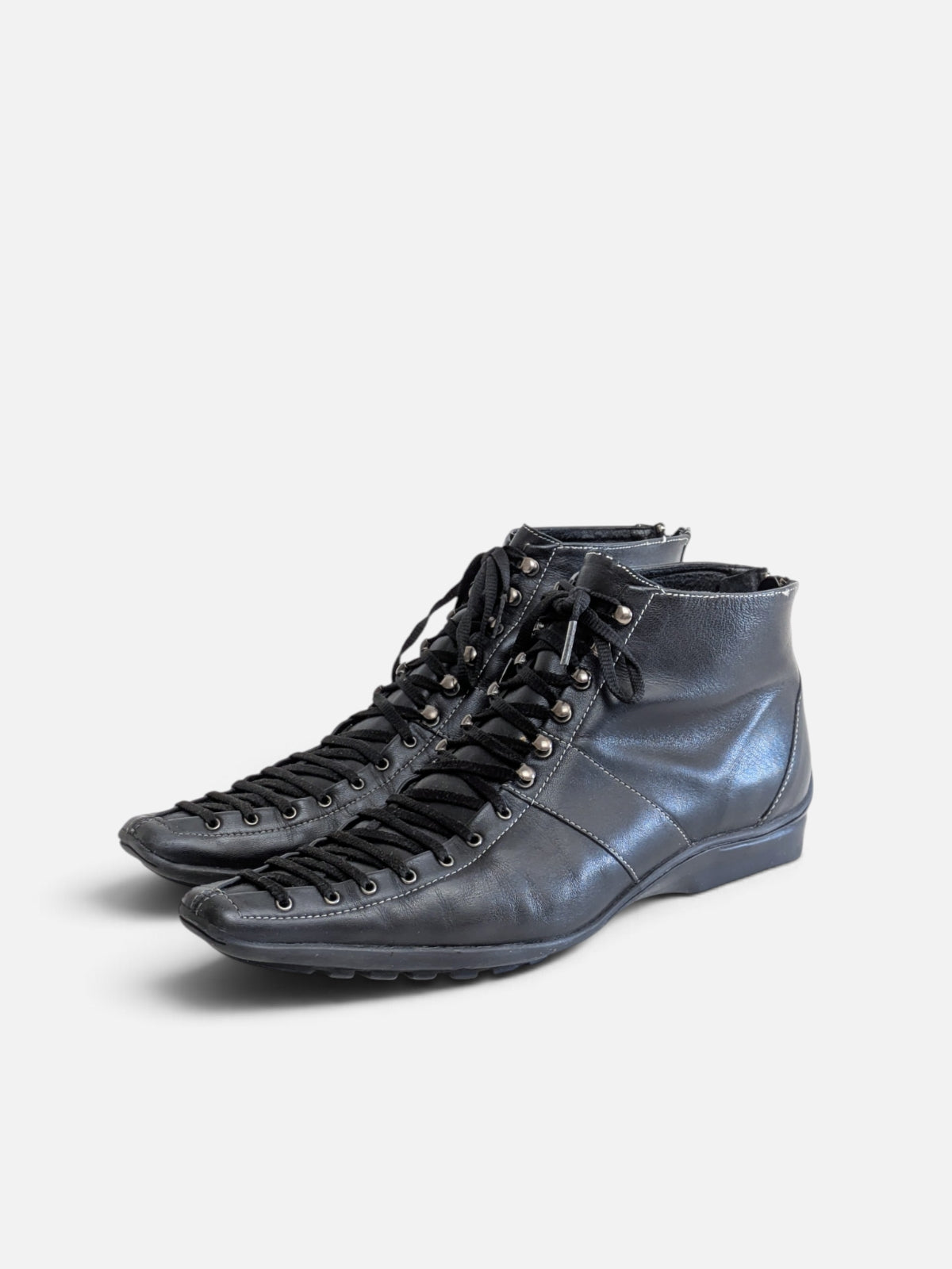 Lace-up pointy ankle boots (2000s)