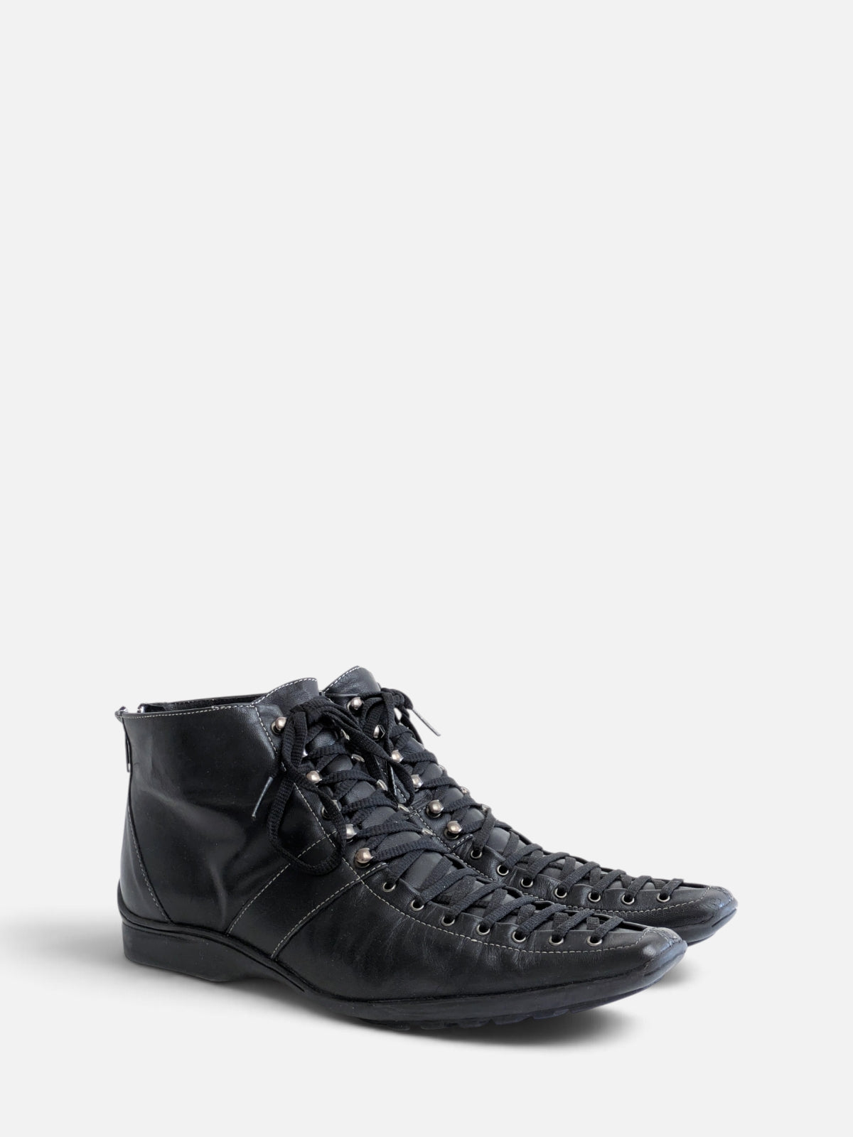 Lace-up pointy ankle boots (2000s)