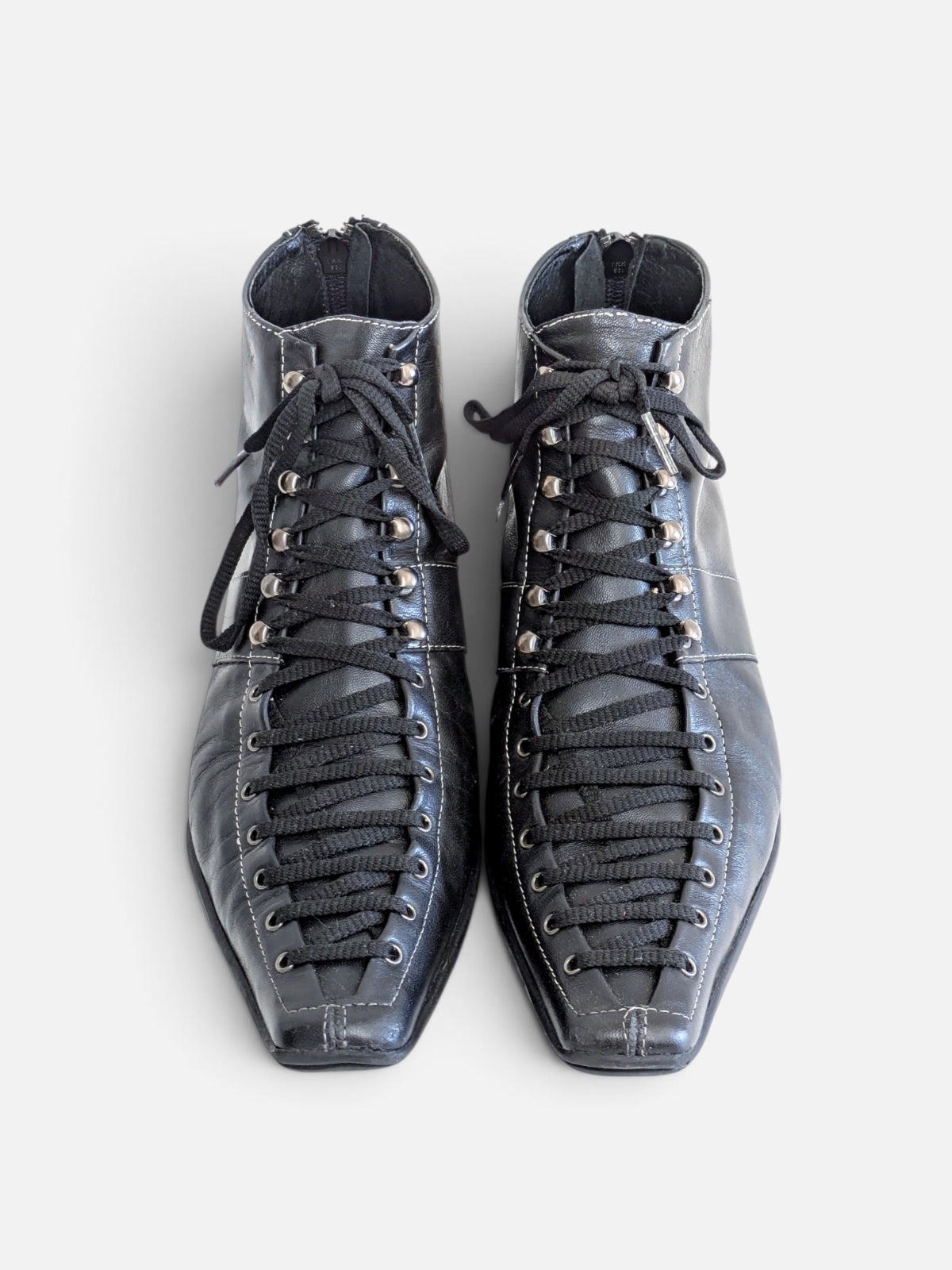 Lace-up pointy ankle boots (2000s)