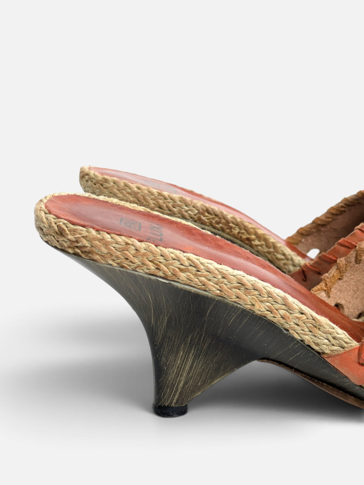 Fluxá leather aladdin clogs mules (2000s)