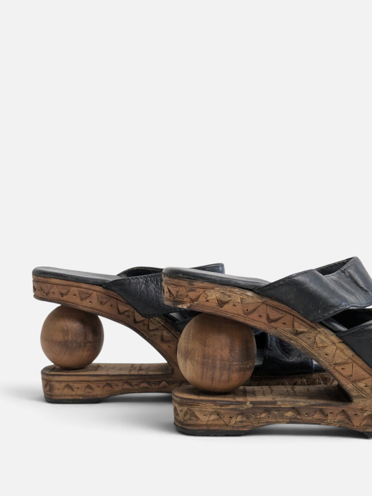 Sculptural wooden platform sandals (90s)