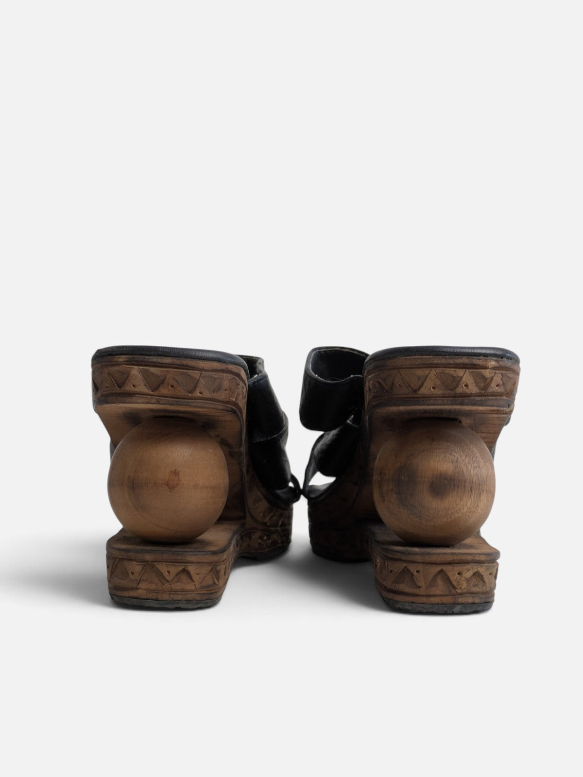 Sculptural wooden platform sandals (90s)