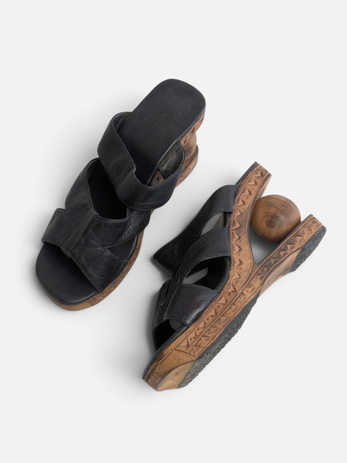 Sculptural wooden platform sandals (90s)