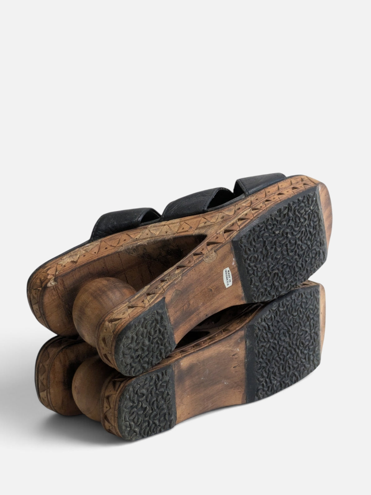 Sculptural wooden platform sandals (90s)