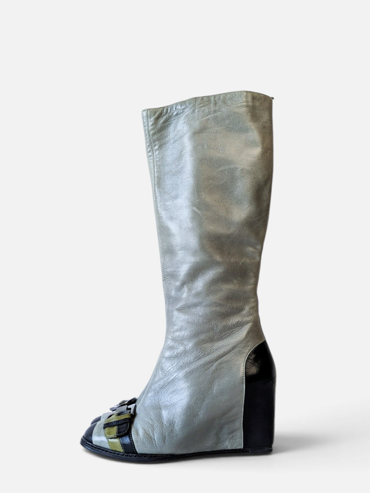 Retro futuristic wedge boots (2000s)