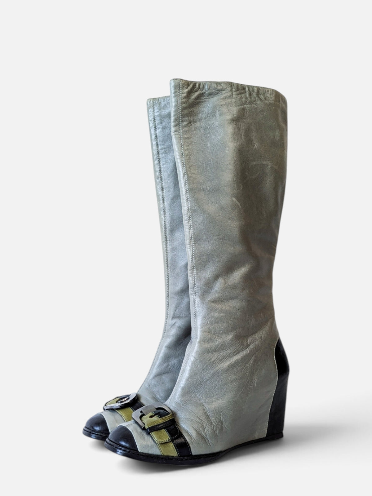 Retro futuristic wedge boots (2000s)
