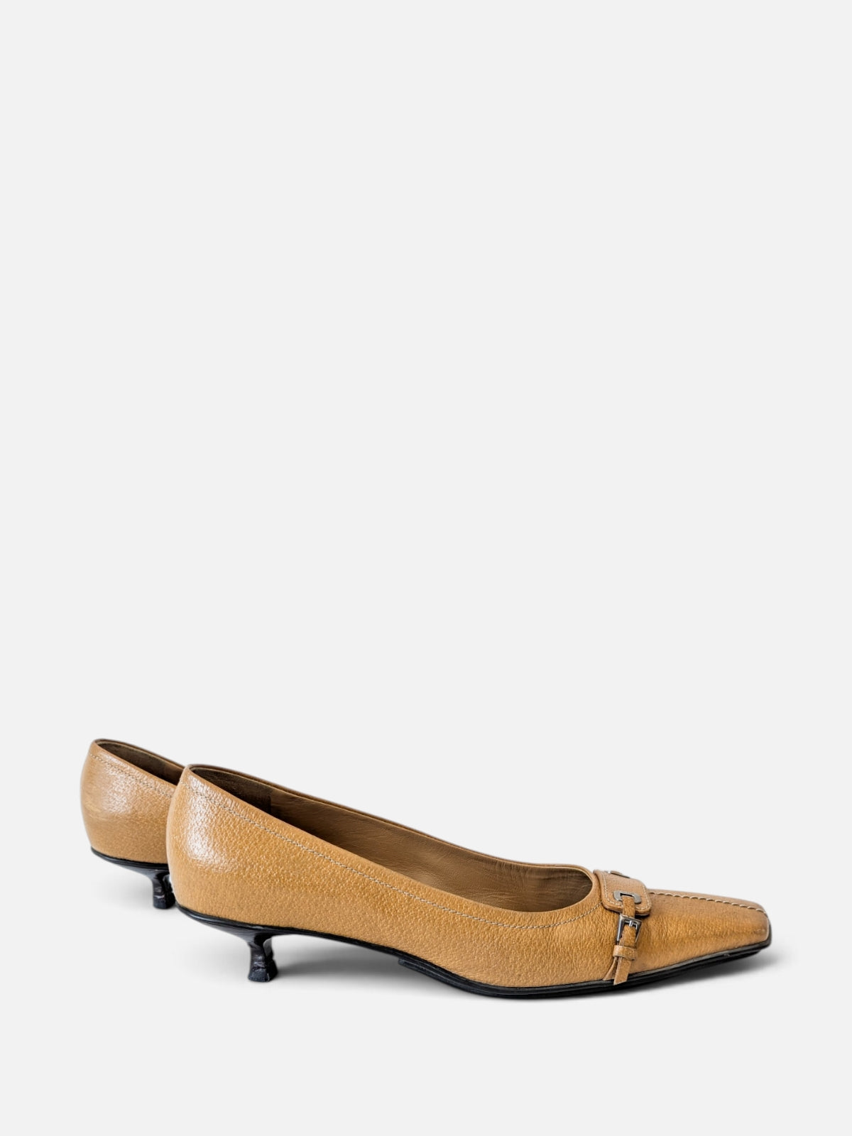 Prada camel leather kitten heels | angular toe (2000s)