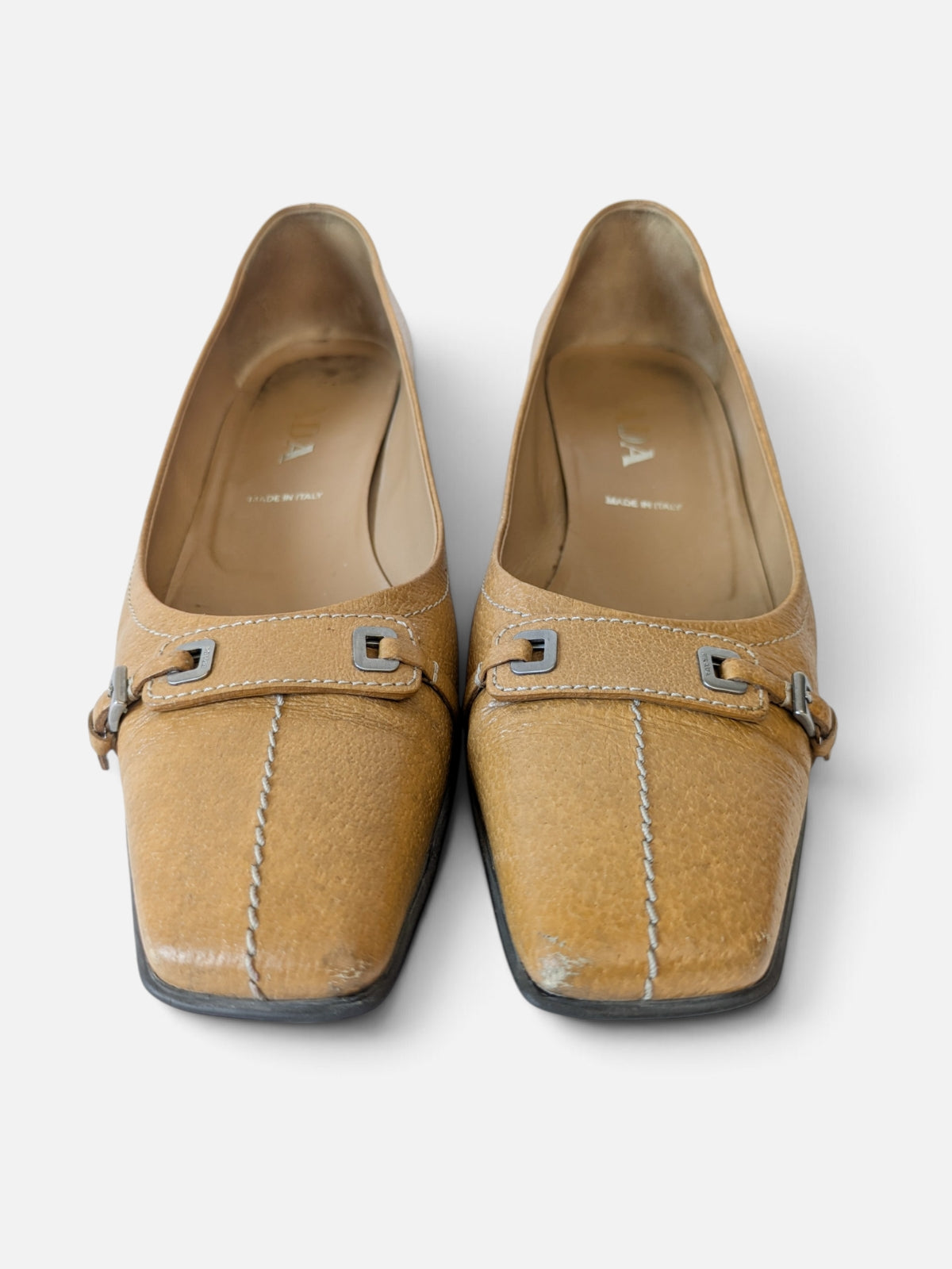 Prada camel leather kitten heels | angular toe (2000s)