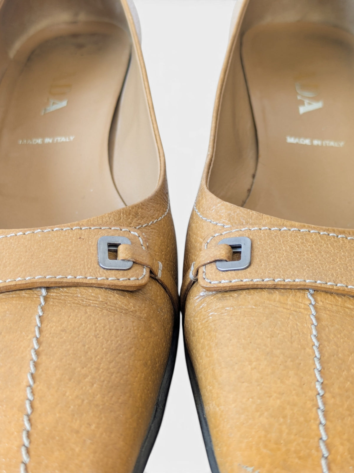 Prada camel leather kitten heels | angular toe (2000s)