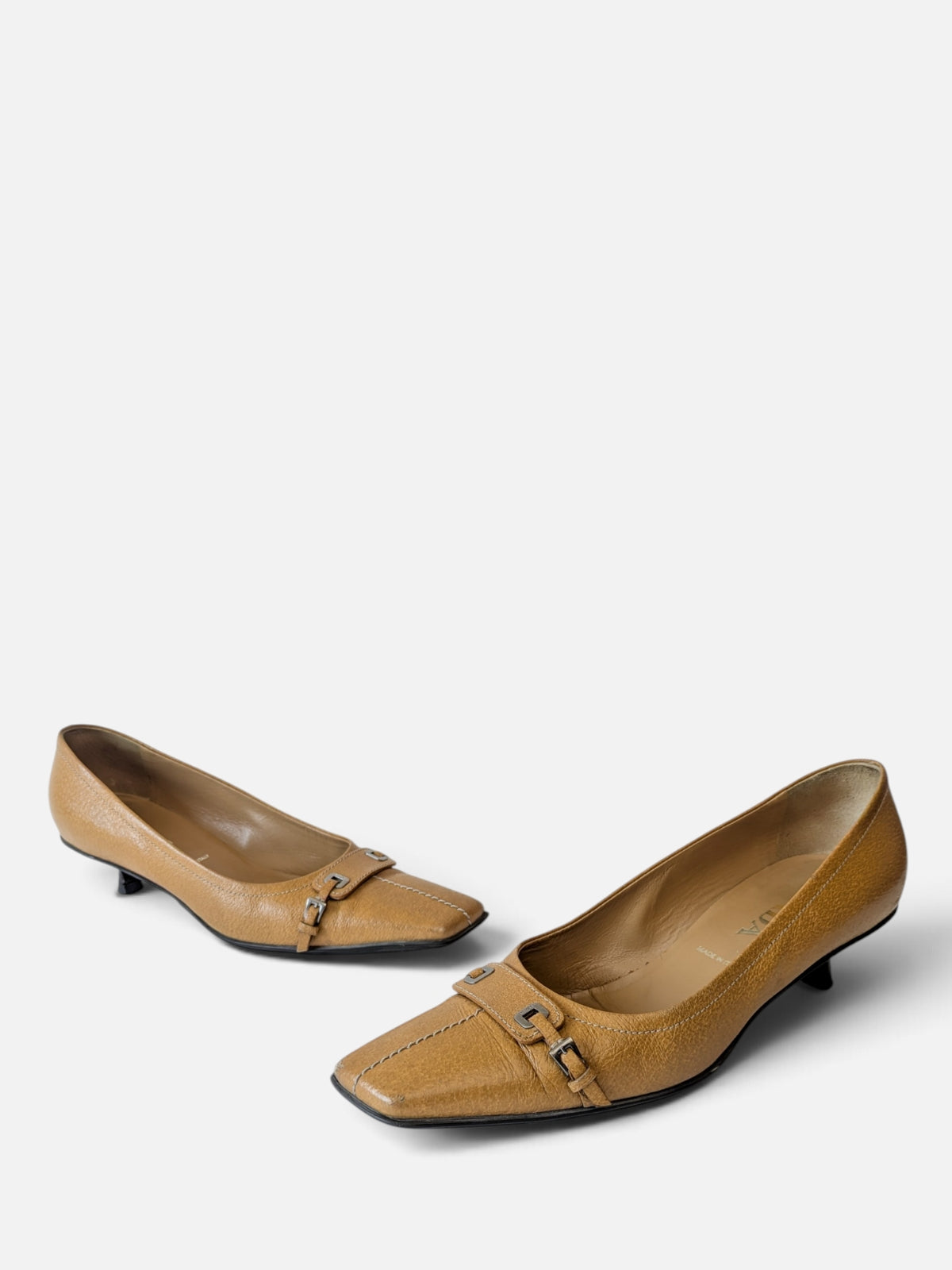 Prada camel leather kitten heels | angular toe (2000s)