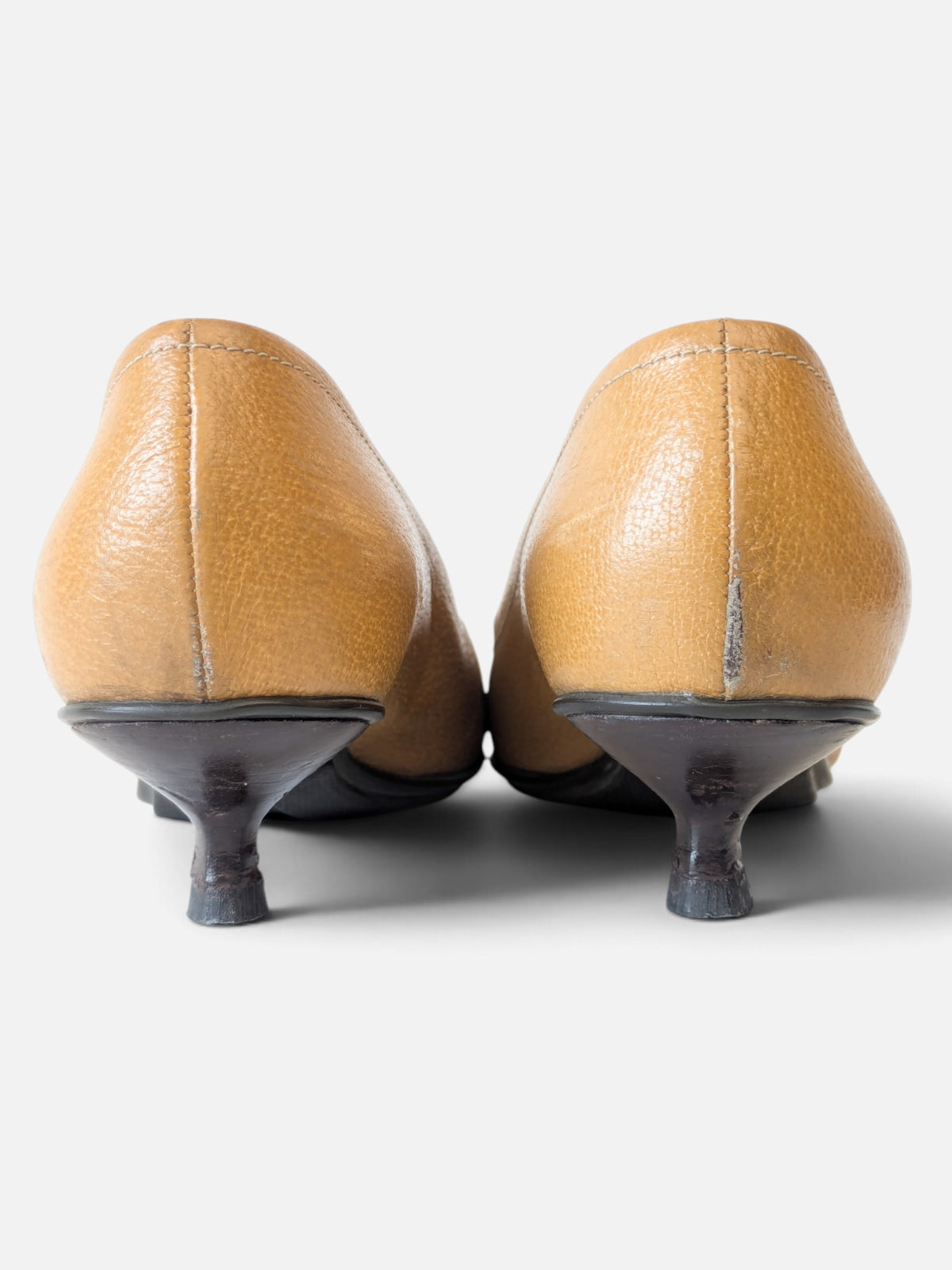 Prada camel leather kitten heels | angular toe (2000s)