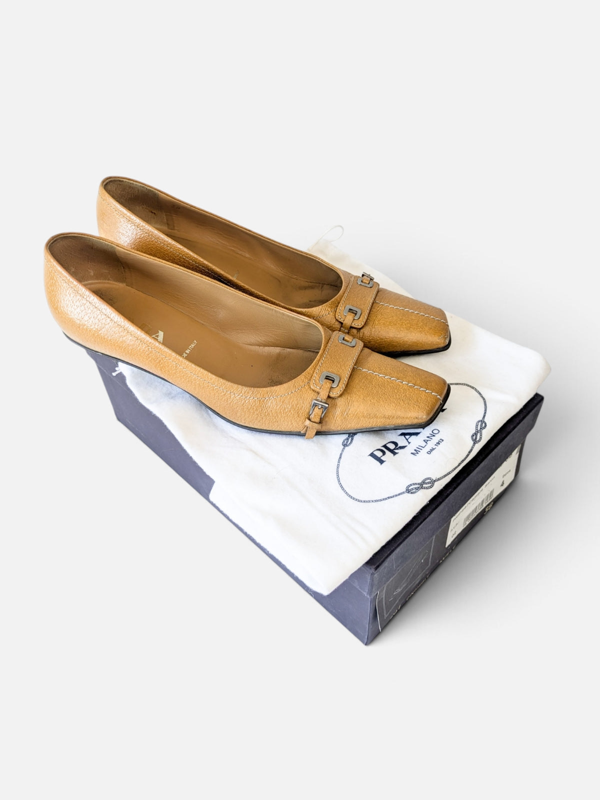 Prada camel leather kitten heels | angular toe (2000s)