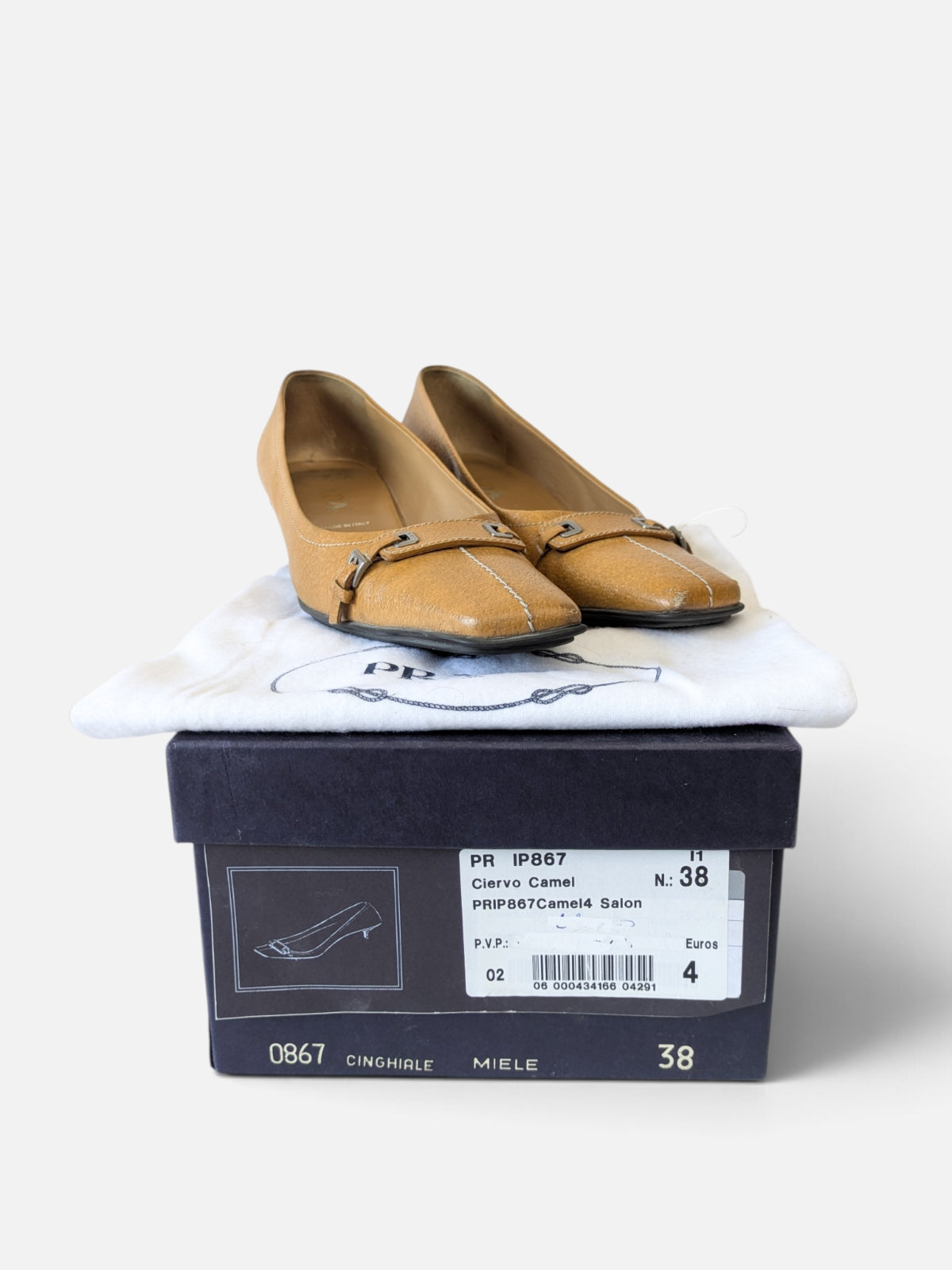 Prada camel leather kitten heels | angular toe (2000s)