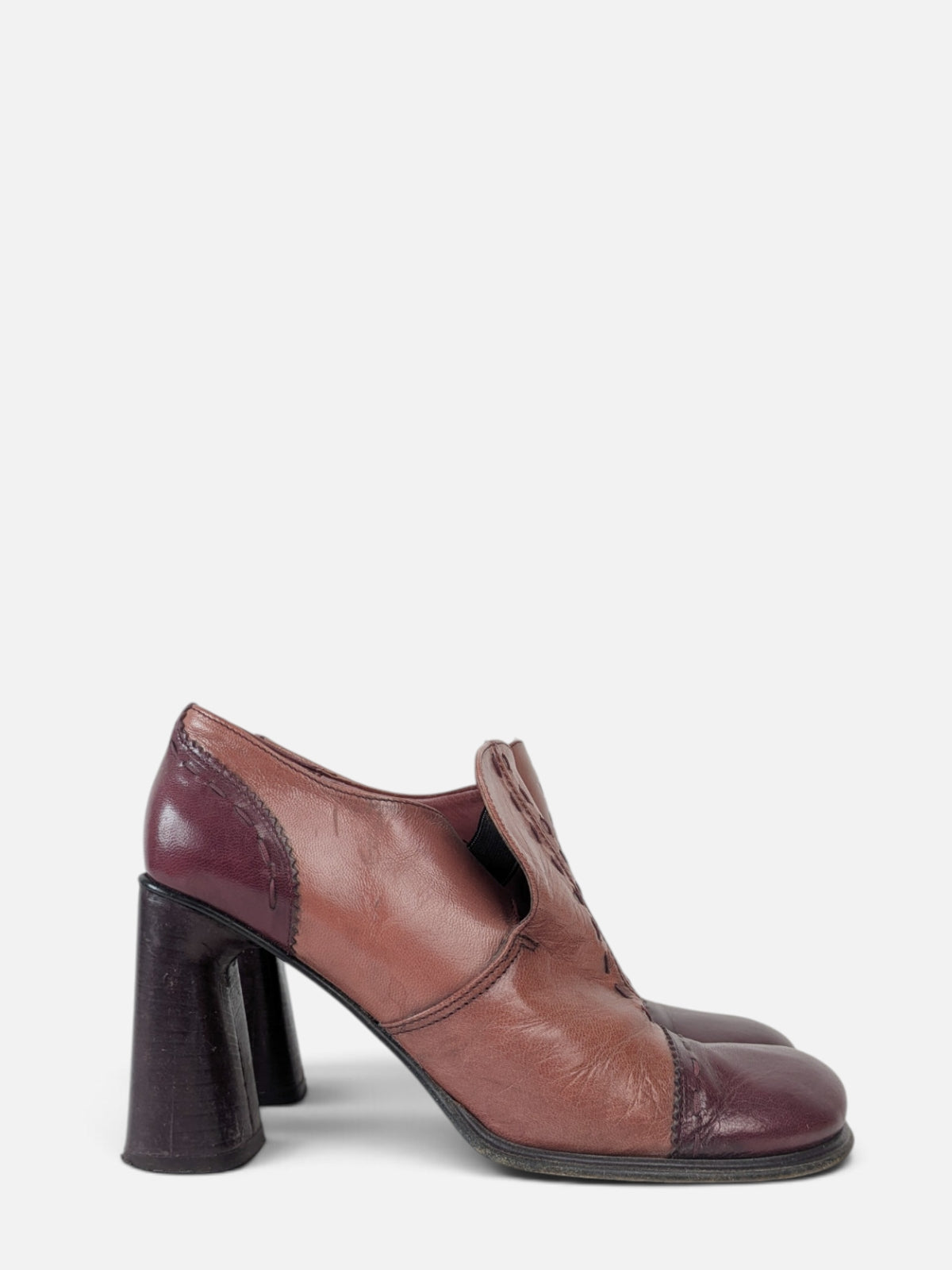 Vintage leather high-cut shoes (2000s)
