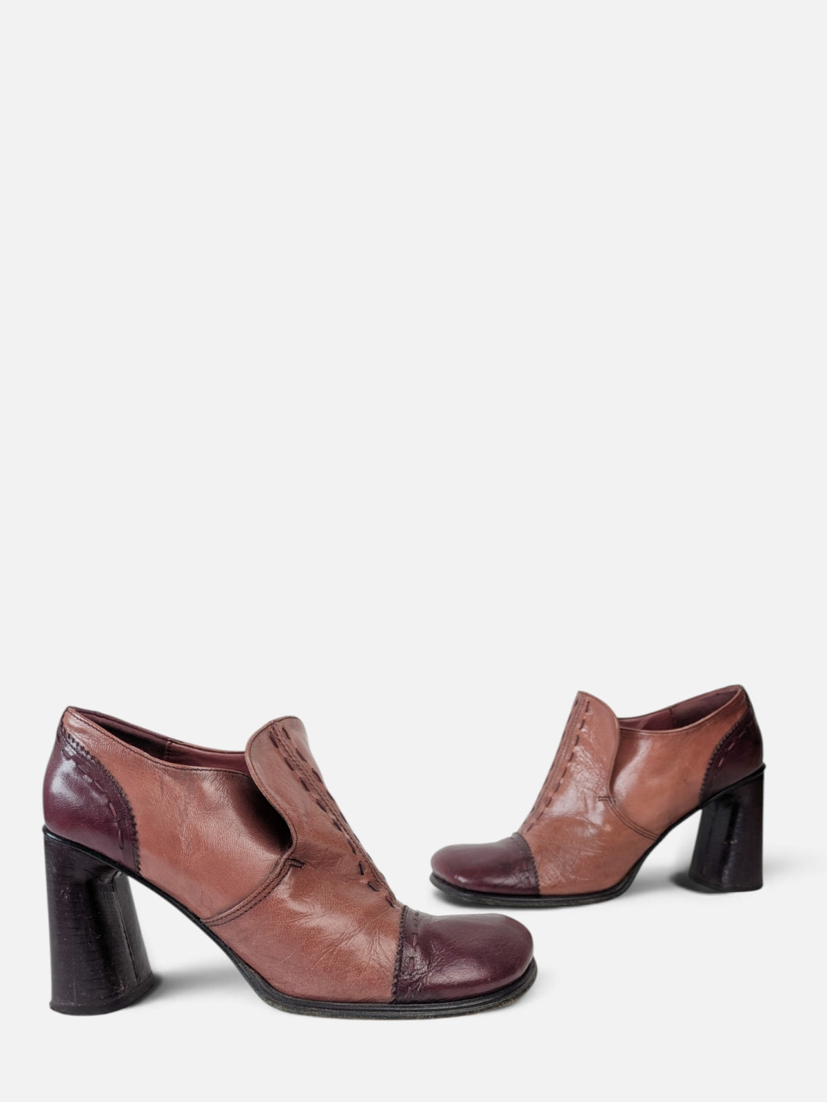 Vintage leather high-cut shoes (2000s)