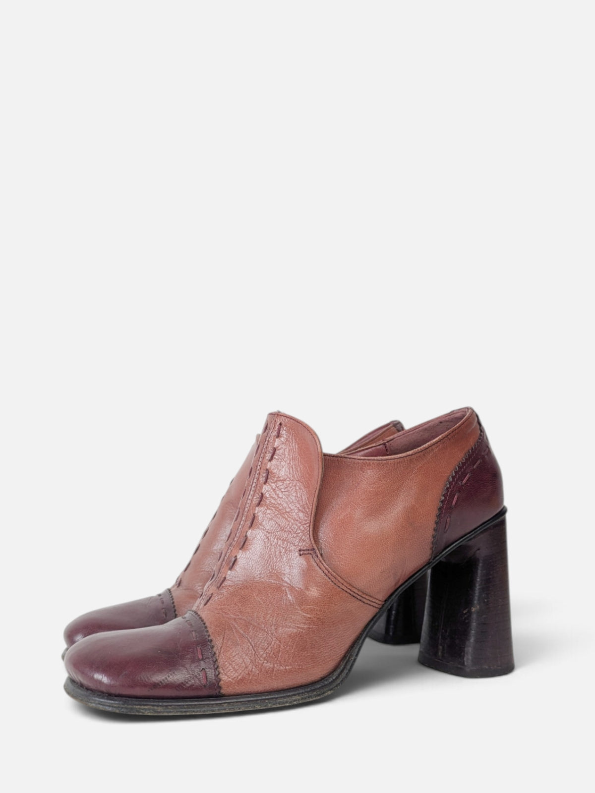 Vintage leather high-cut shoes (2000s)