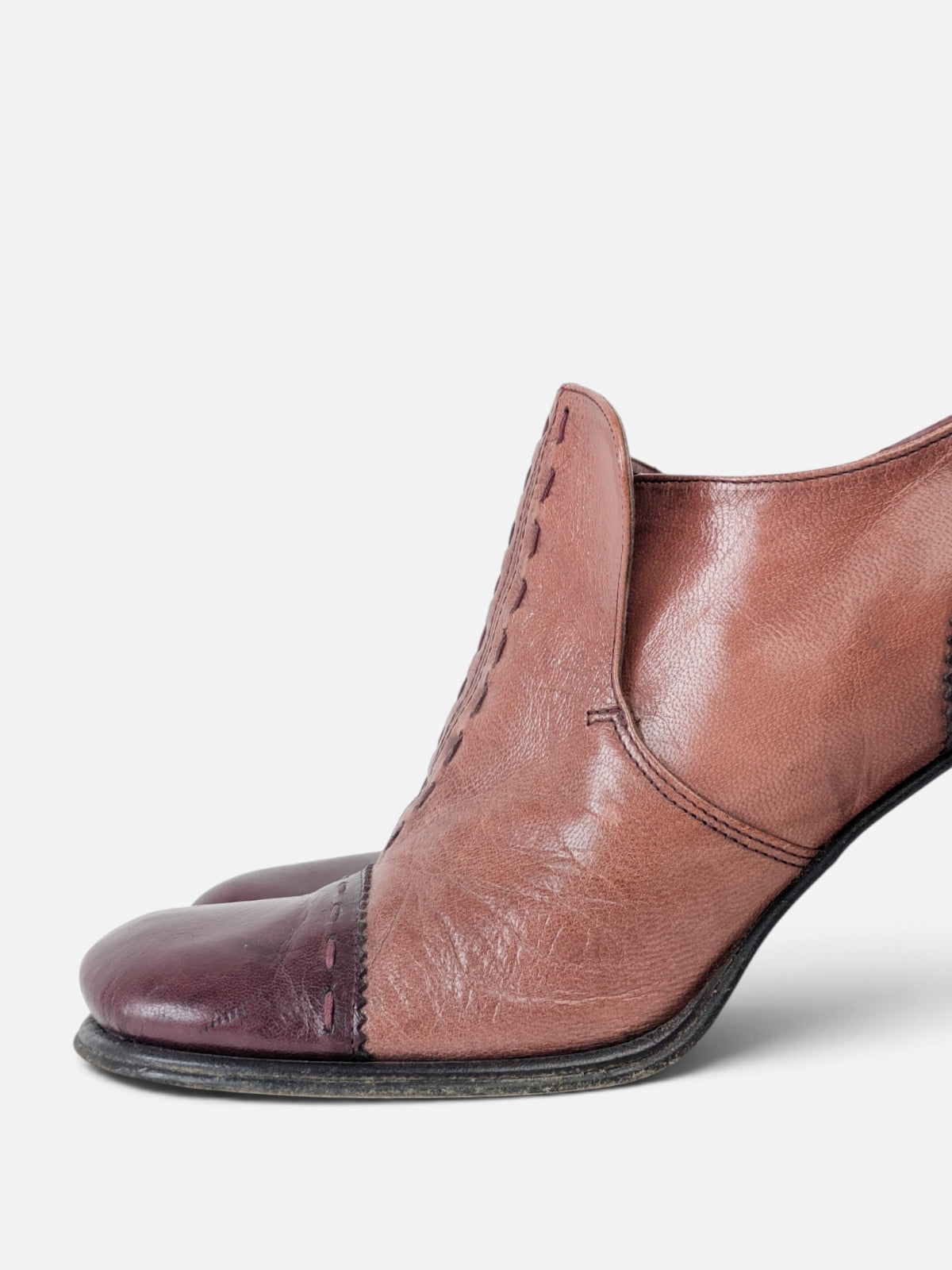 Vintage leather high-cut shoes (2000s)