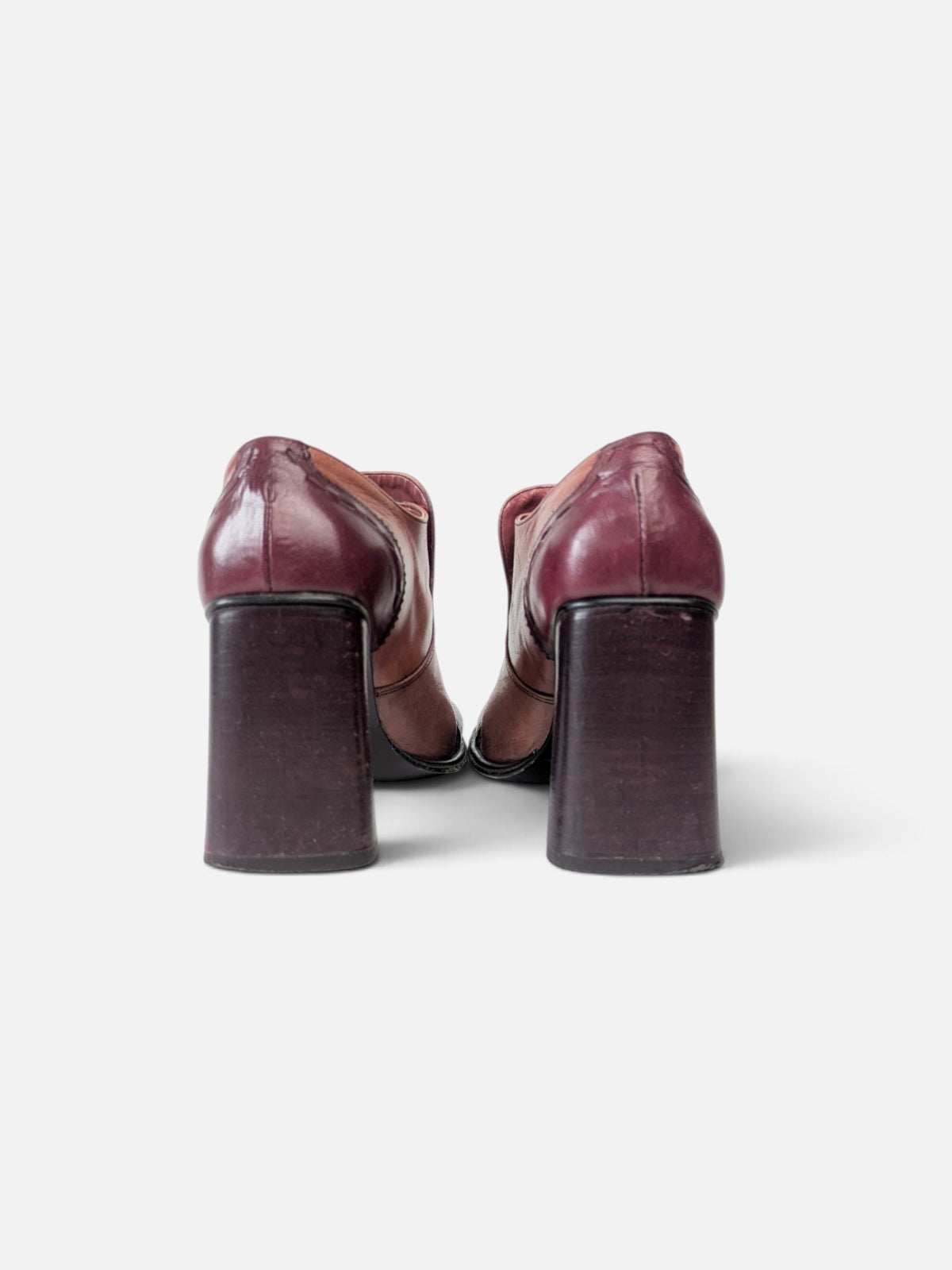 Vintage leather high-cut shoes (2000s)