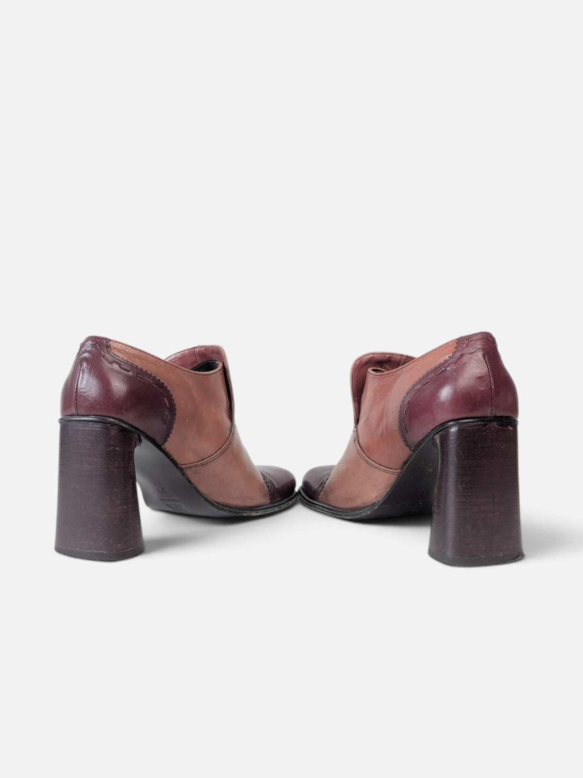 Vintage leather high-cut shoes (2000s)