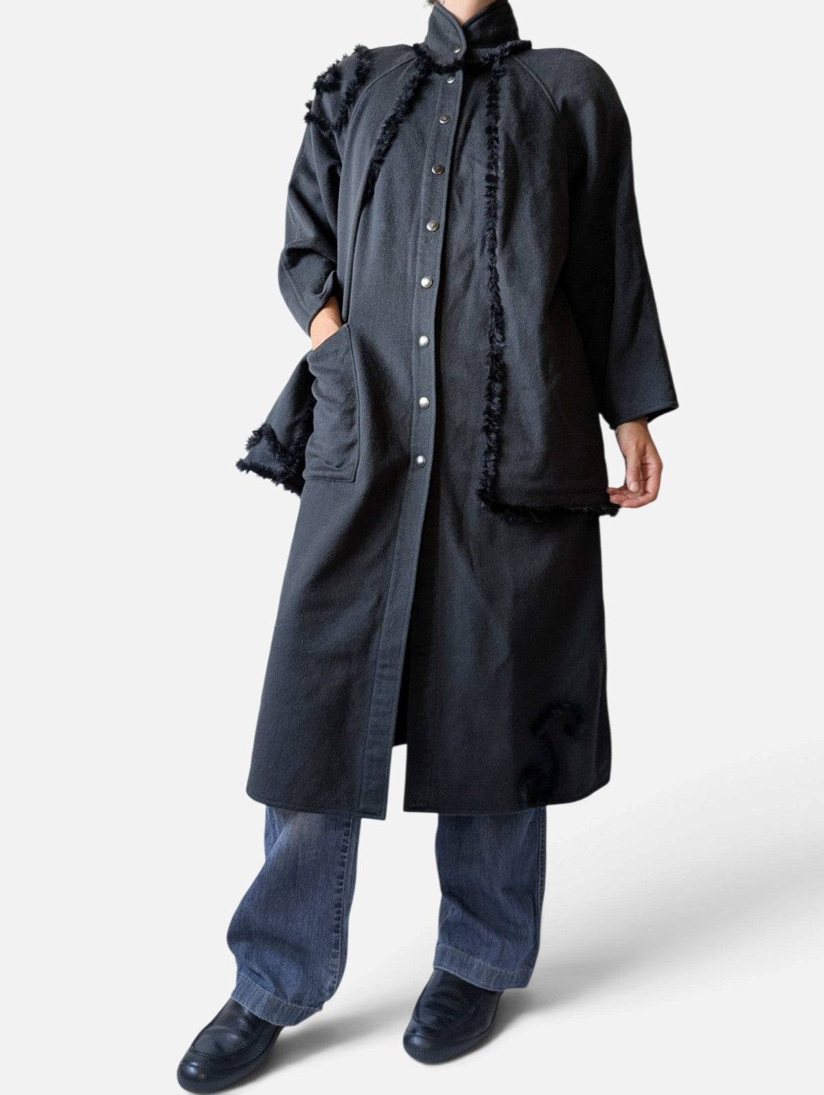 Grey wool coat with fringe trim detail (90s)