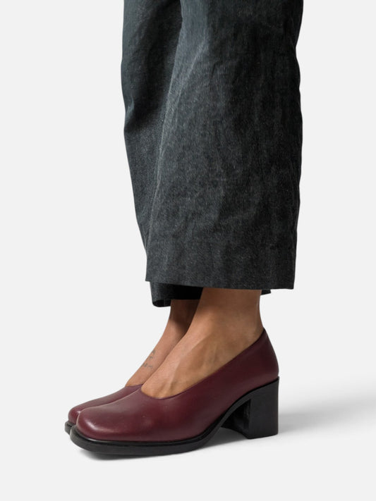 Bordeaux leather sculptural heel pumps (90s)