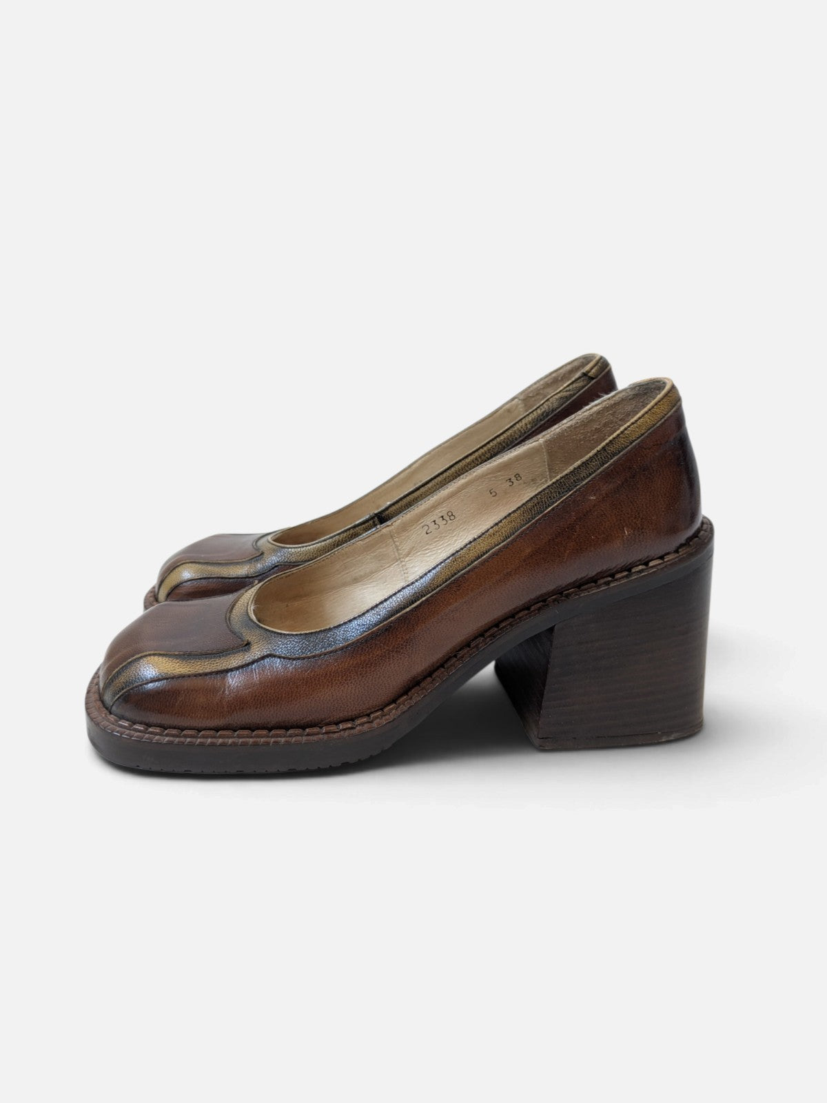 Two-tone block heel pumps (90s)