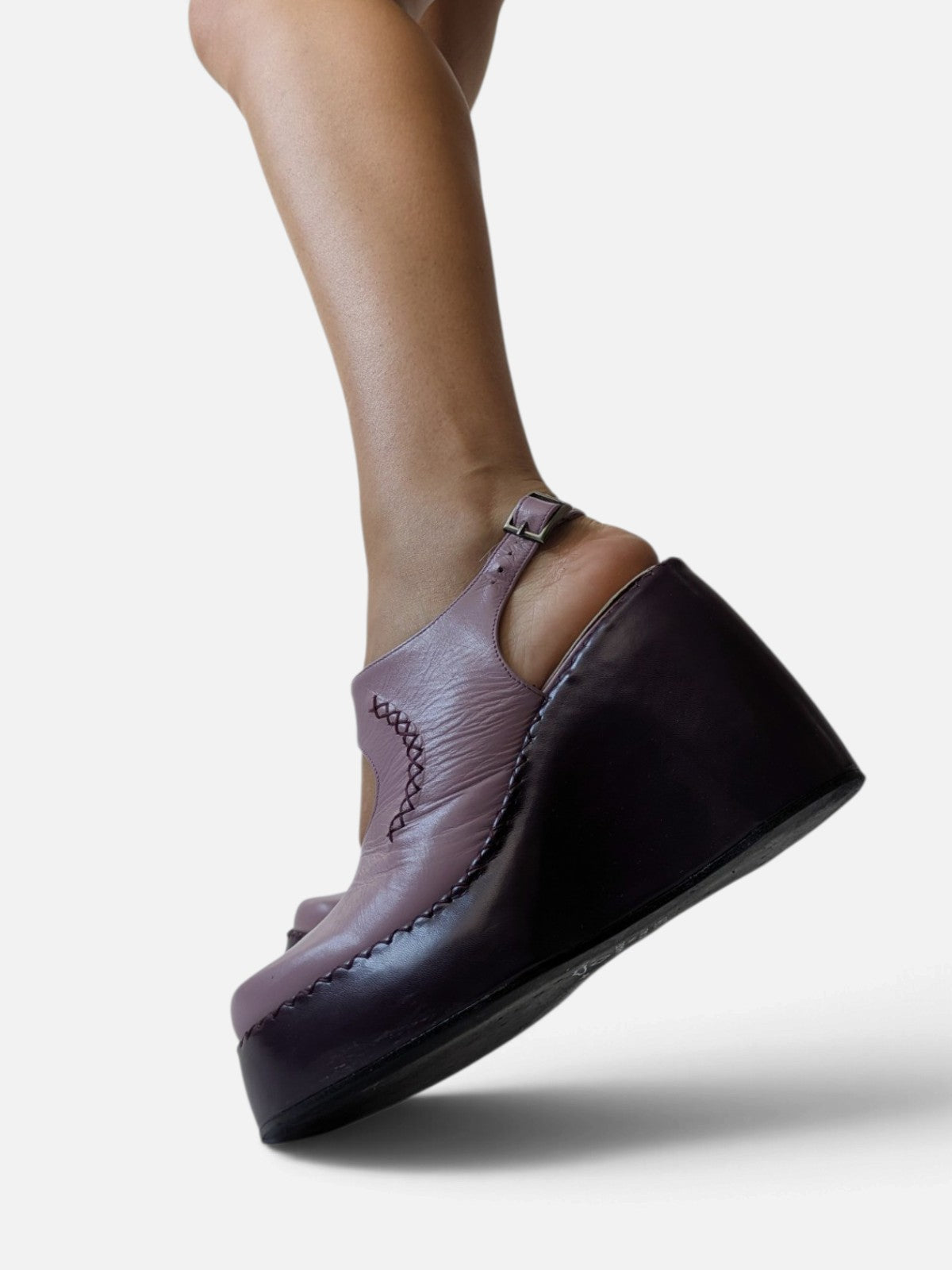 Lilac leather platform mary janes with purple contrast (90s)