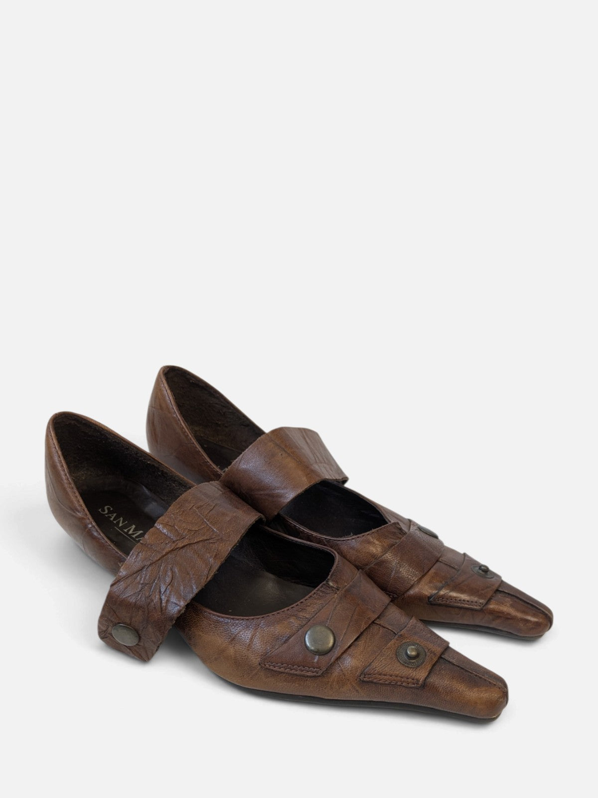 Pointed toe Mary Jane pumps (2000s)