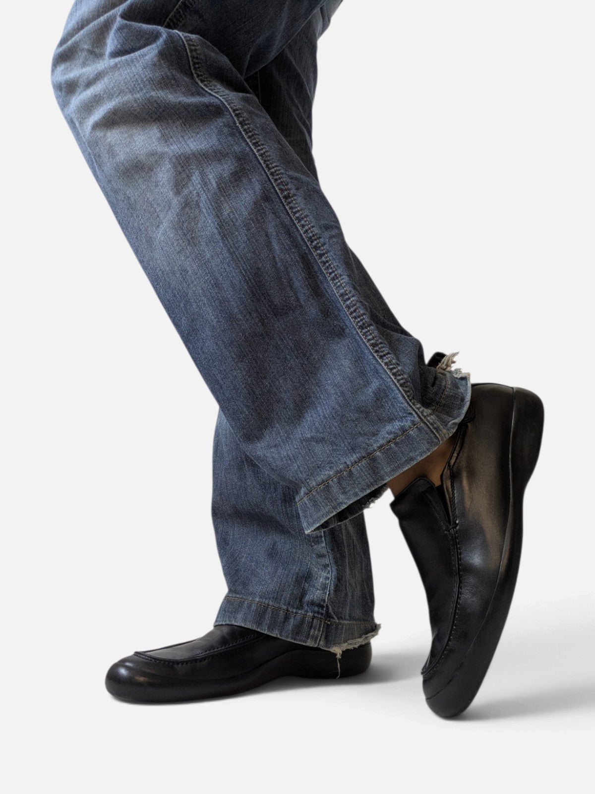 Gucci black leather loafers with striped heel pull (2000s)