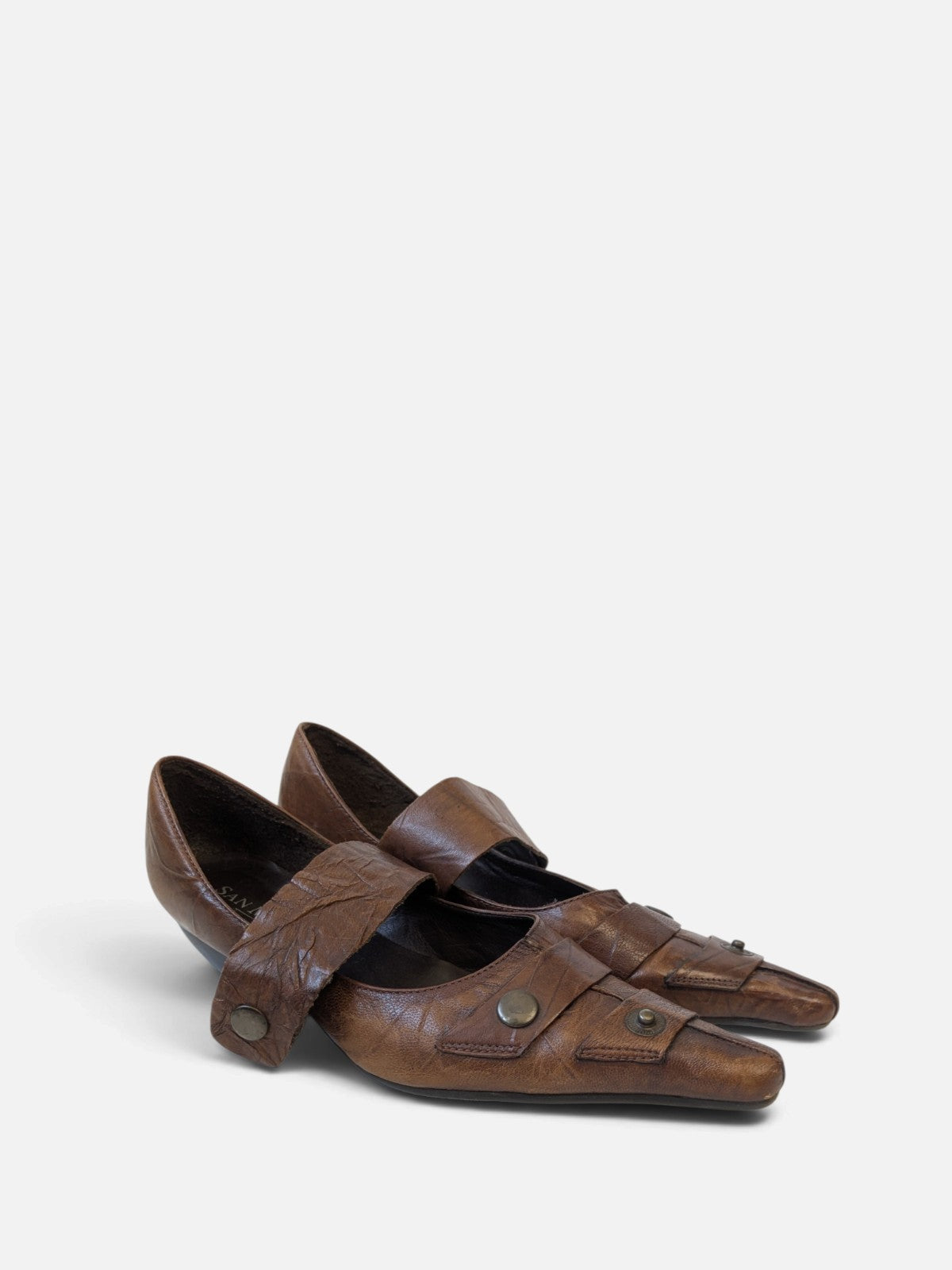 Pointed toe Mary Jane pumps (2000s)