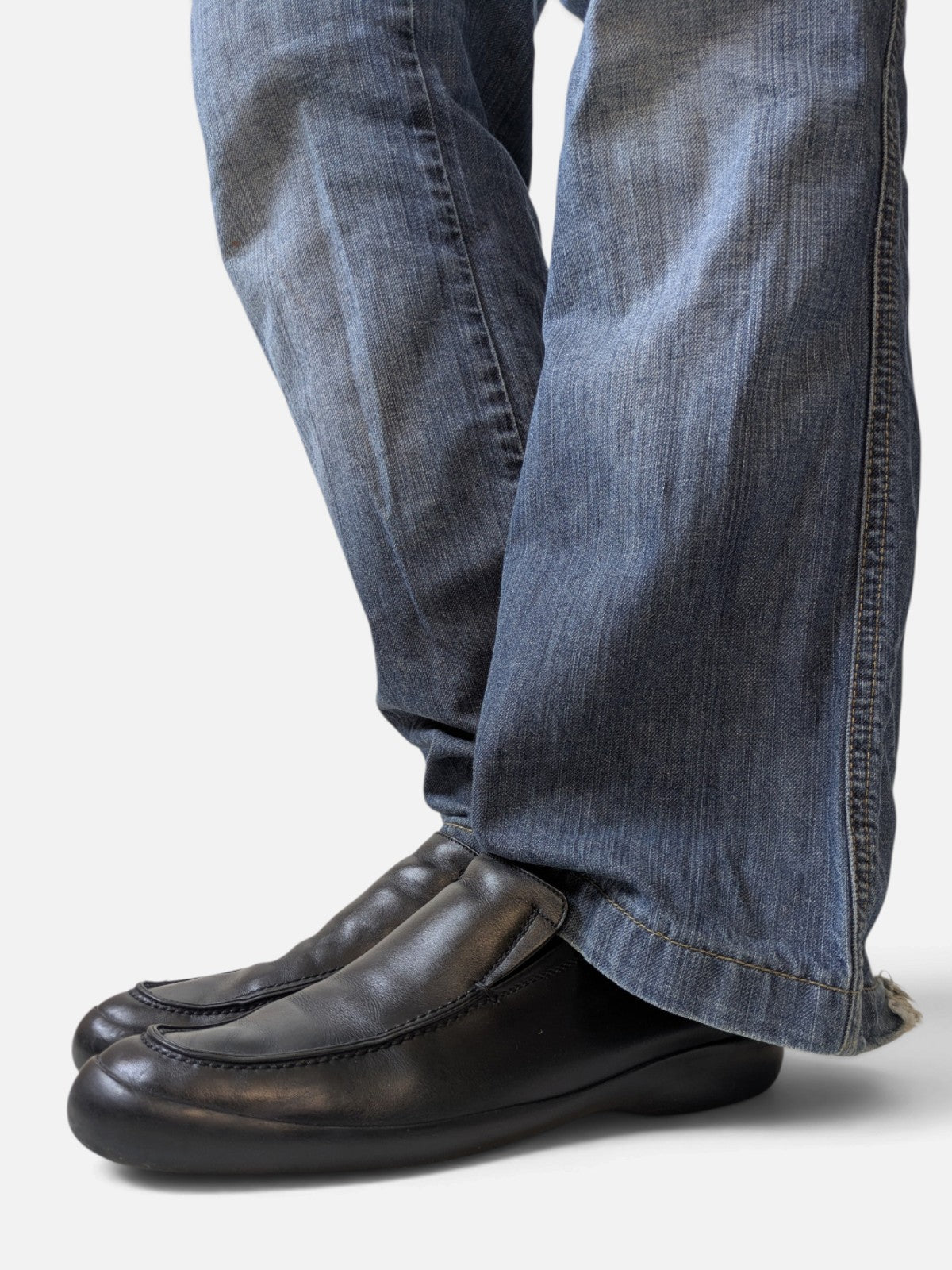 Gucci black leather loafers with striped heel pull (2000s)