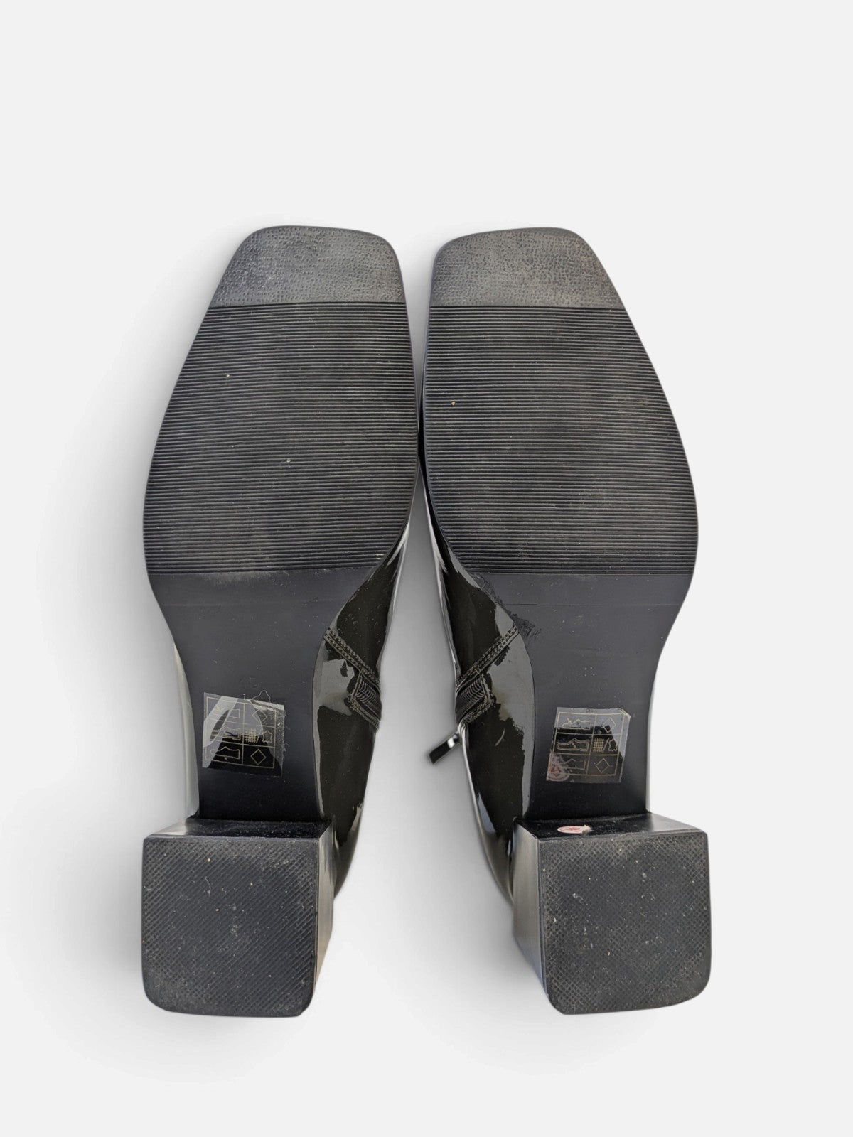 Glossy block heel ankle boots (2000s)