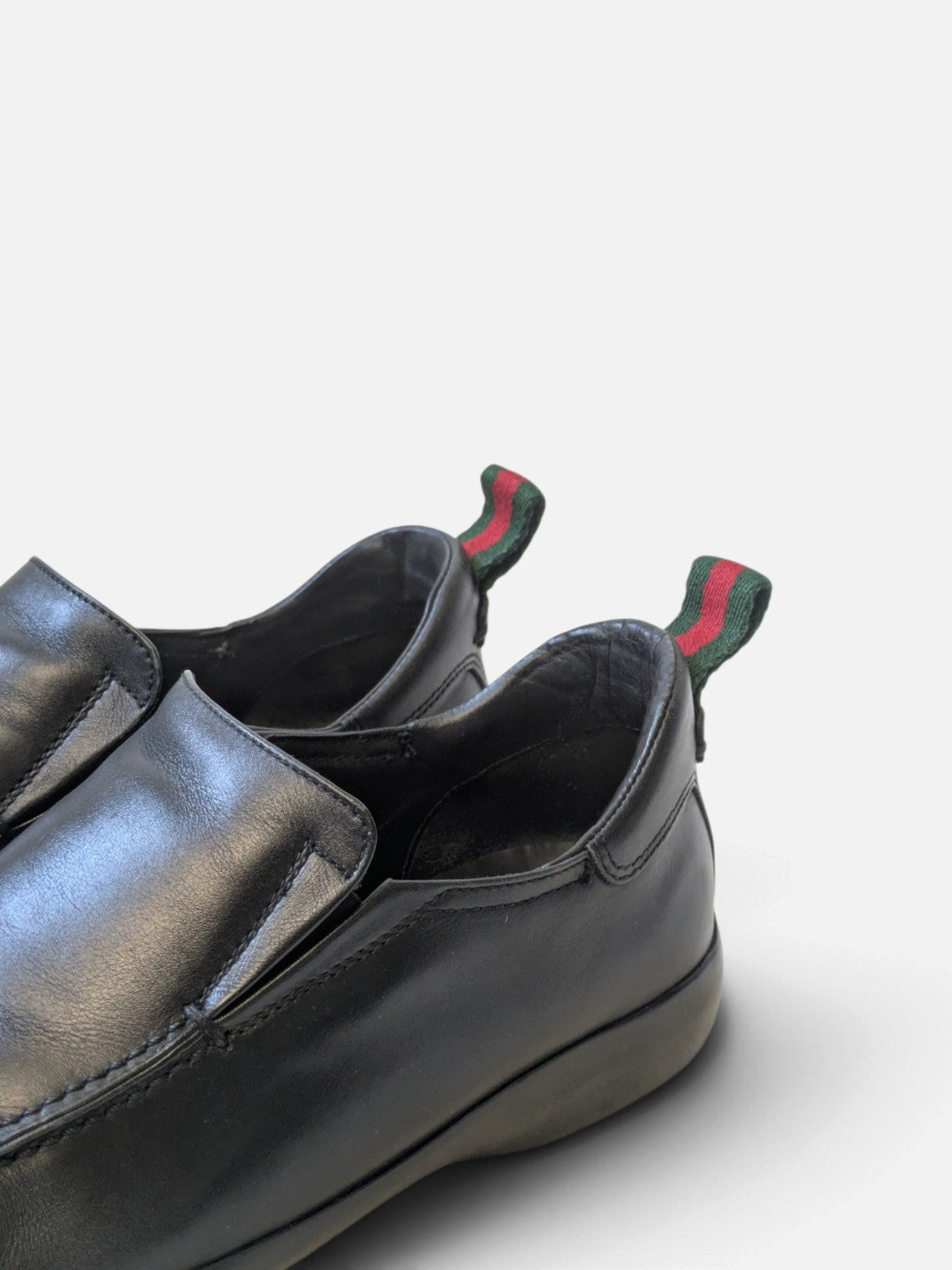 Gucci black leather loafers with striped heel pull (2000s)