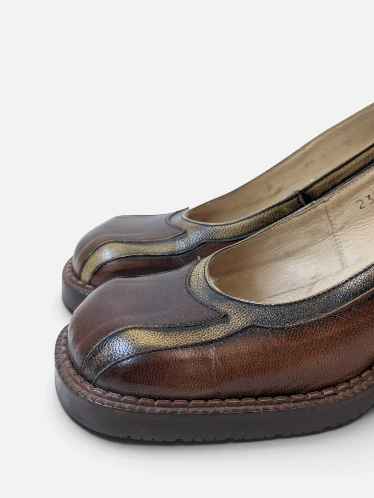 Two-tone block heel pumps (90s)