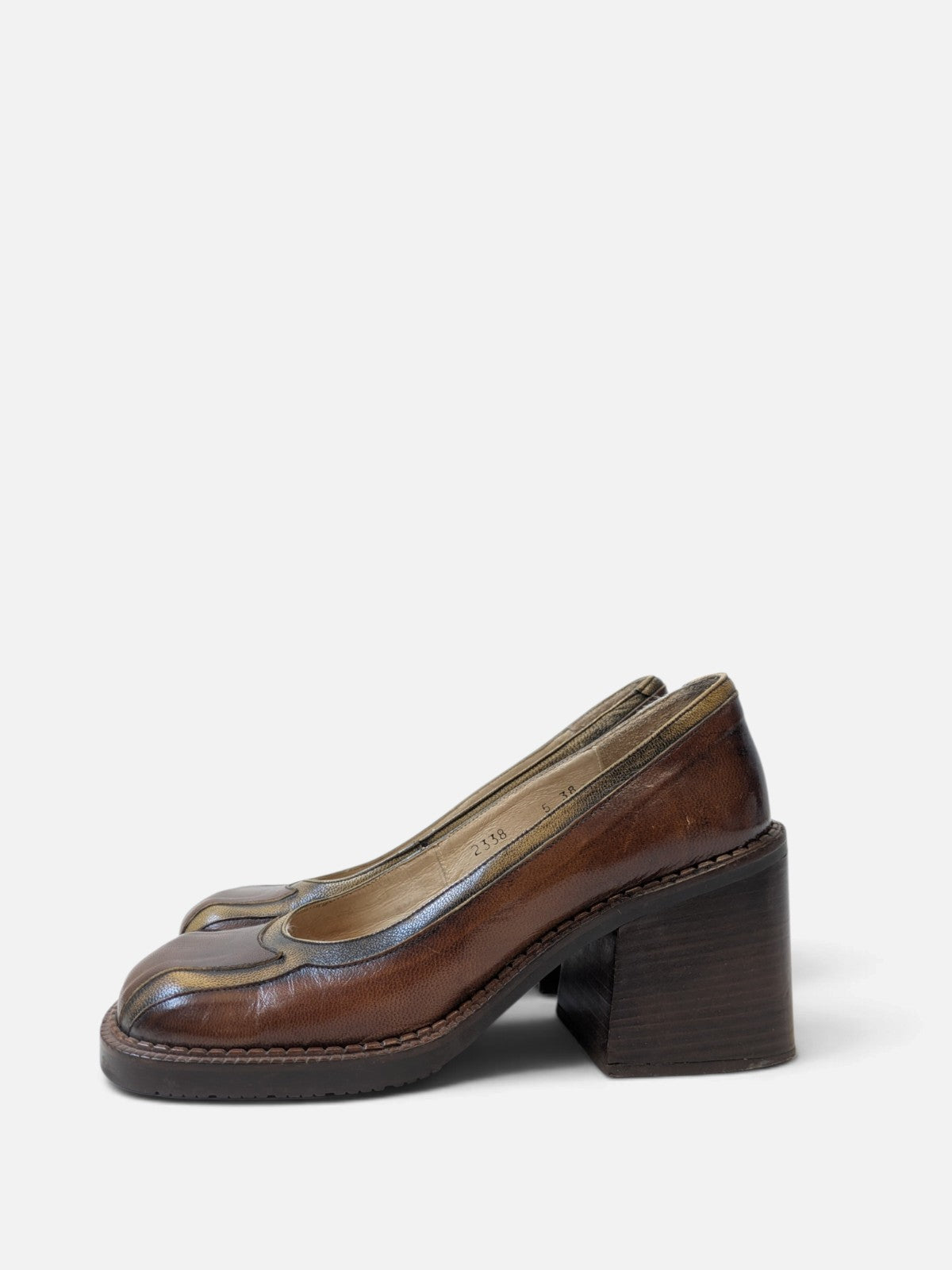 Two-tone block heel pumps (90s)